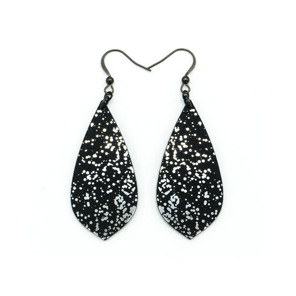 Gem Point [02R] // Acrylic Earrings - Brushed Silver, Black