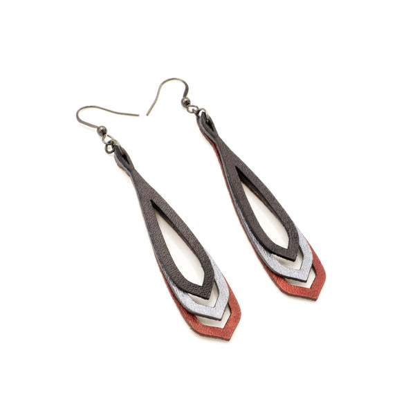 Saturā Leather Earrings 11 // Red Pearl, Silver, Black