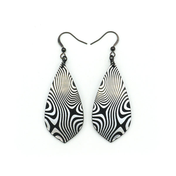 Gem Point [42] // Acrylic Earrings - Brushed Silver, Black