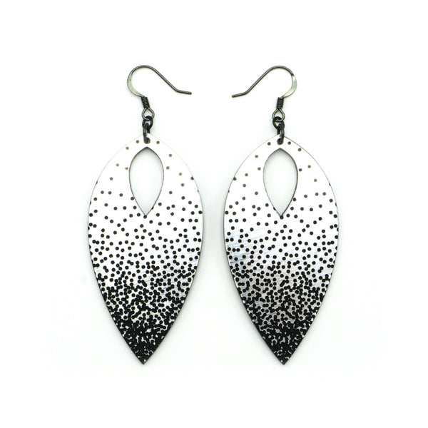 T7 [01_SparkGradient] // Acrylic Earrings - Brushed Silver, Black