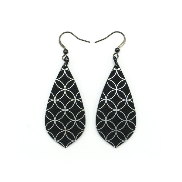 Gem Point [38R] // Acrylic Earrings - Brushed Silver, Black