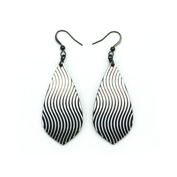 Gem Point [13] // Acrylic Earrings - Brushed Silver, Black