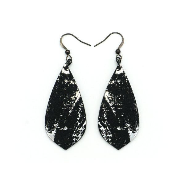 Gem Point [28R] // Acrylic Earrings - Brushed Silver, Black