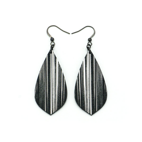 Gem Point [15] // Acrylic Earrings - Brushed Silver, Black