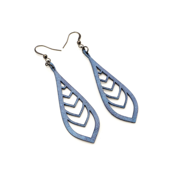 Saturā Leather Earrings 03 // Blue Pearl