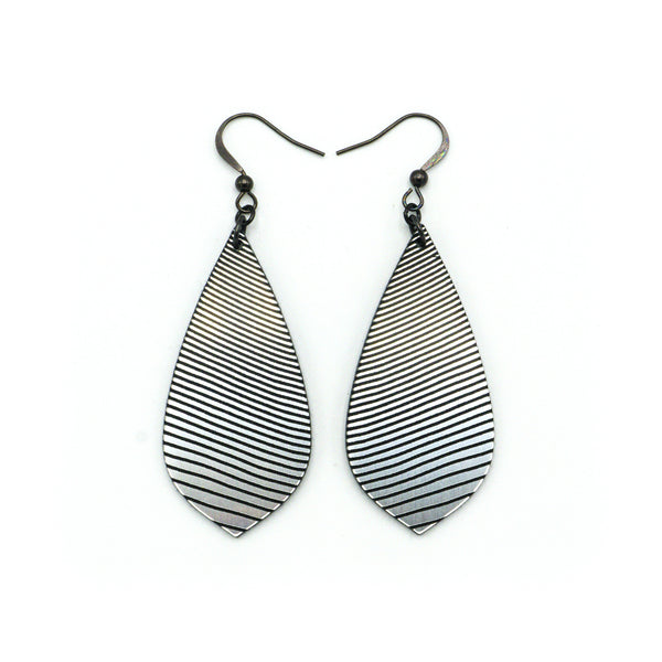 Gem Point [20] // Acrylic Earrings - Brushed Silver, Black