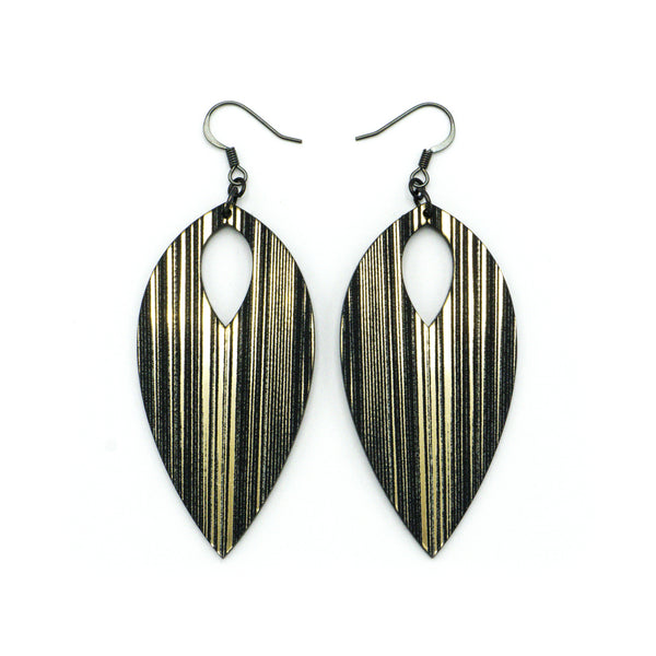 T7 [05_LineArray] // Acrylic Earrings - Brushed Gold, Black