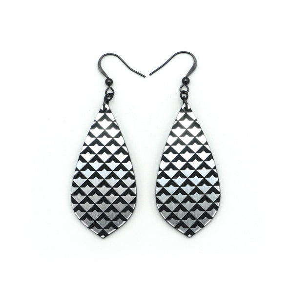 Gem Point [35] // Acrylic Earrings - Brushed Silver, Black