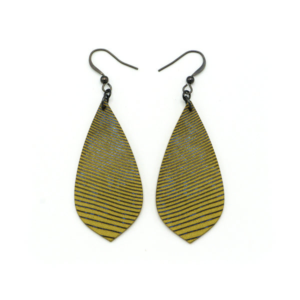 Gem Point [20R] // Acrylic Earrings - Celestial Blue, Gold