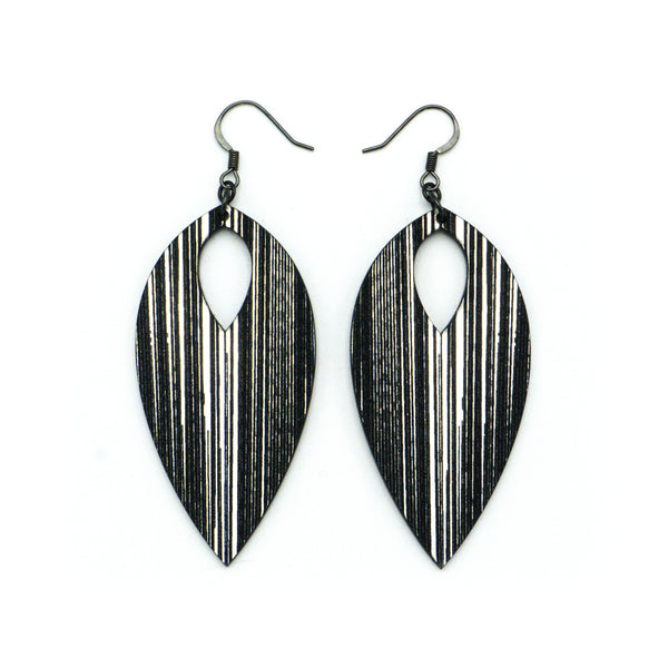 T7 [05_LineArray] // Acrylic Earrings - Brushed Silver, Black