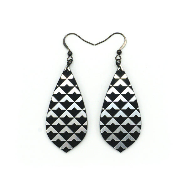 Gem Point [36R] // Acrylic Earrings - Brushed Silver, Black