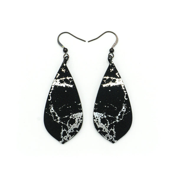 Gem Point [23R] // Acrylic Earrings - Brushed Silver, Black