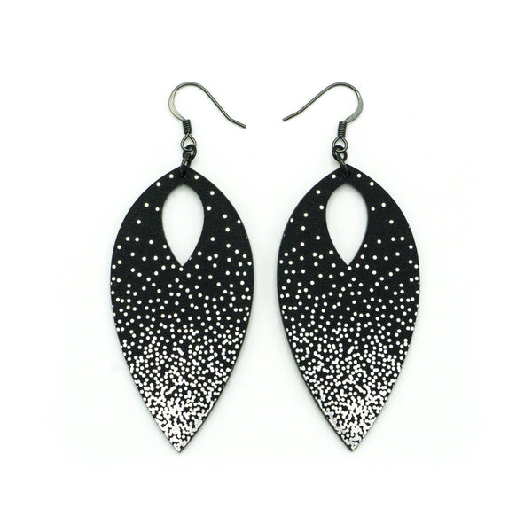 T7 [01R_SparkGradient] // Acrylic Earrings - Brushed Silver, Black