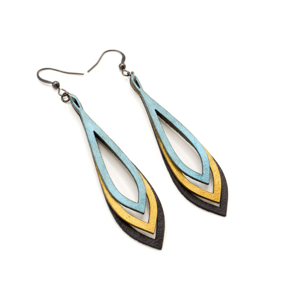 Saturā Leather Earrings 07 // Black, Gold, Turquoise Pearl