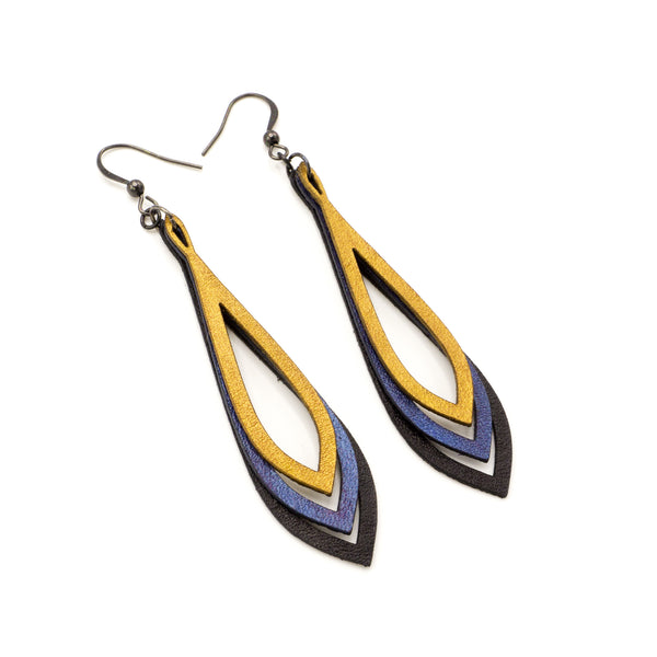 Saturā Leather Earrings 07 // Black, Purple Pearl, Gold