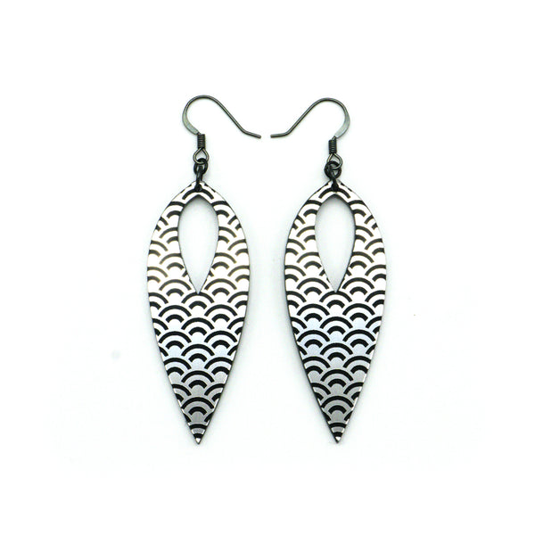 Nativas [31] // Acrylic Earrings - Brushed Silver, Black