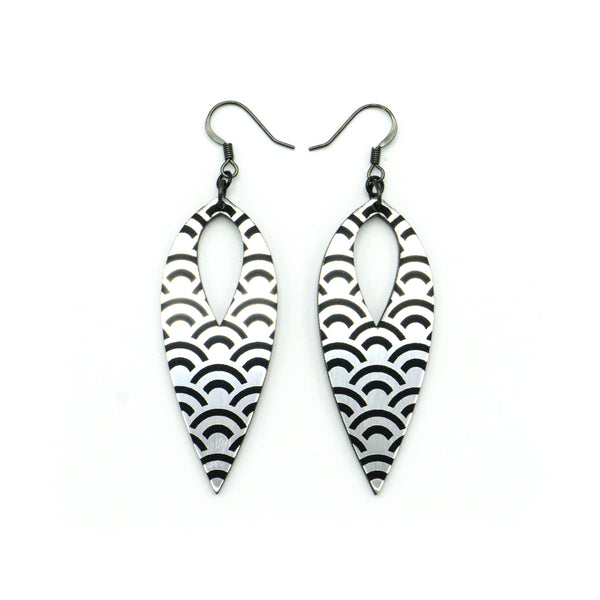 Nativas [32] // Acrylic Earrings - Brushed Silver, Black