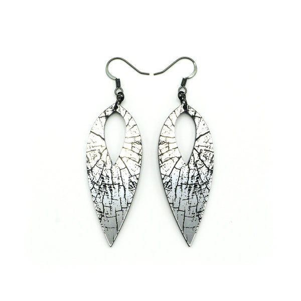 Nativas [36] // Acrylic Earrings - Brushed Silver, Black