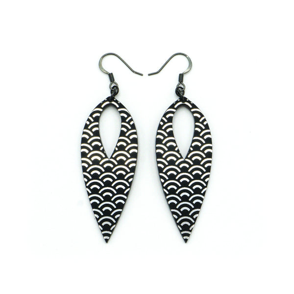 Nativas [31R] // Acrylic Earrings - Brushed Silver, Black