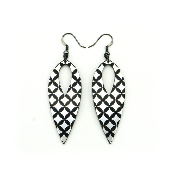 Nativas [26] // Acrylic Earrings - Brushed Silver, Black