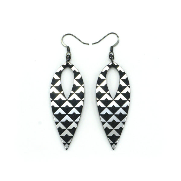 Nativas [30R] // Acrylic Earrings - Brushed Silver, Black