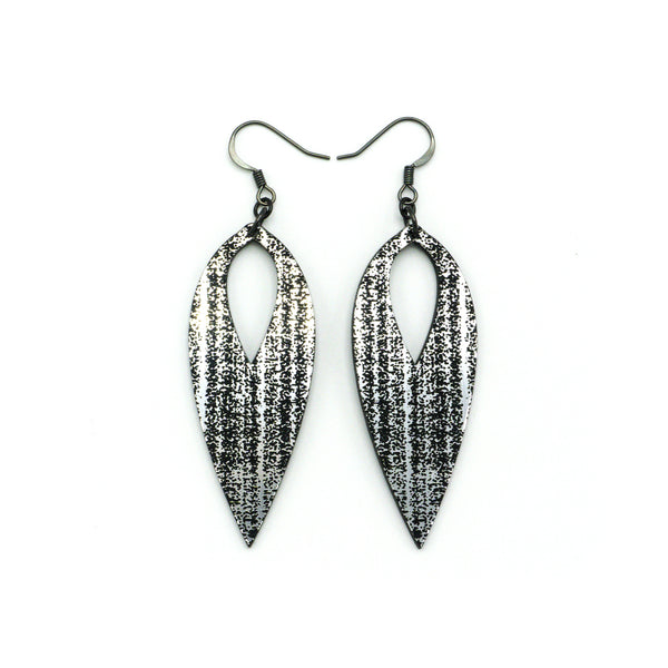 Nativas [22] // Acrylic Earrings - Brushed Silver, Black