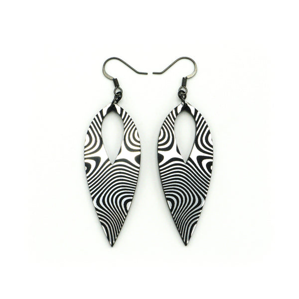 Nativas [33] // Acrylic Earrings - Brushed Silver, Black