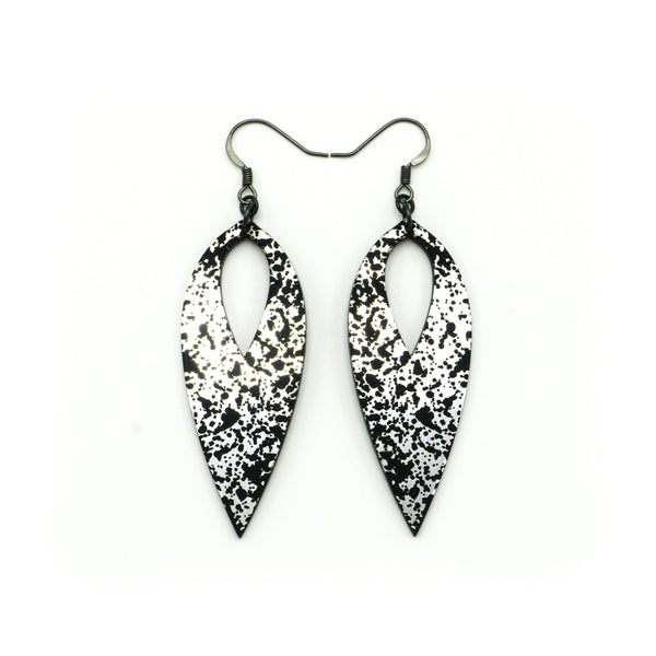 Nativas [24] // Acrylic Earrings - Brushed Silver, Black