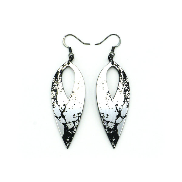 Nativas [19] // Acrylic Earrings - Brushed Silver, Black