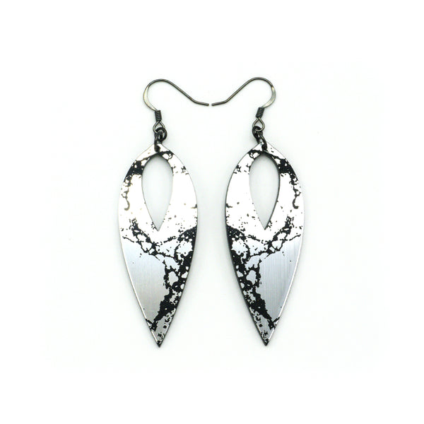 Nativas [18] // Acrylic Earrings - Brushed Silver, Black