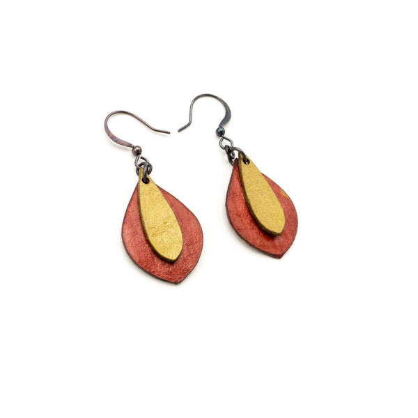 Innera // Leather Earrings - Red Pearl, Gold