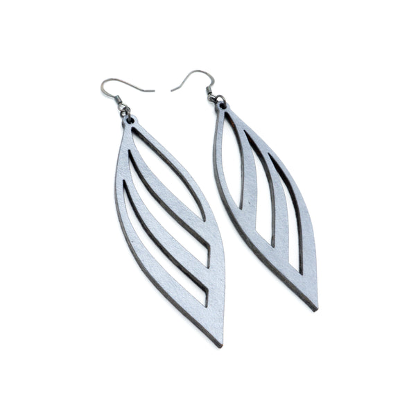 Petal 01 [L] // Leather Earrings - Silver - LIGHT RAZOR DESIGN STUDIO