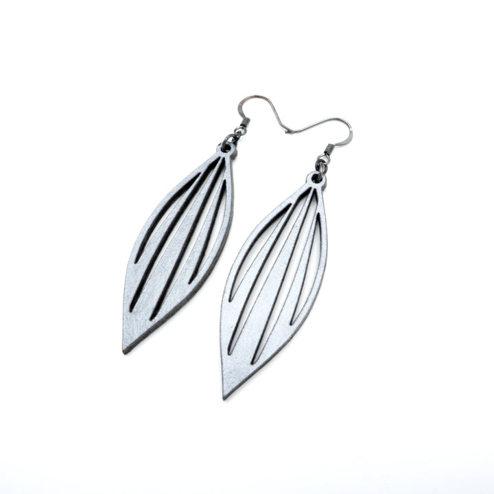 Petal 04 [S] // Leather Earrings - Silver - LIGHT RAZOR DESIGN STUDIO