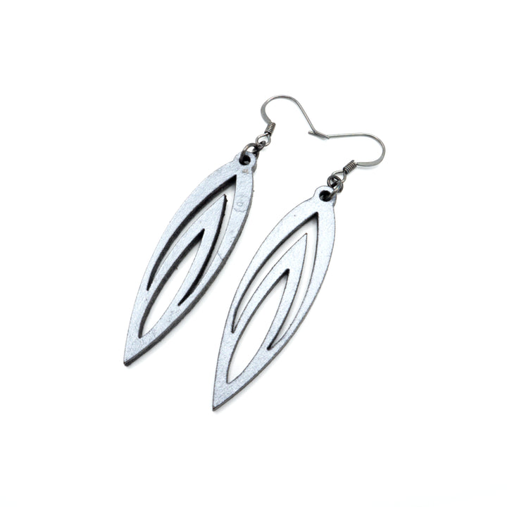 Totem 08 [S] // Leather Earrings - Silver - LIGHT RAZOR DESIGN STUDIO