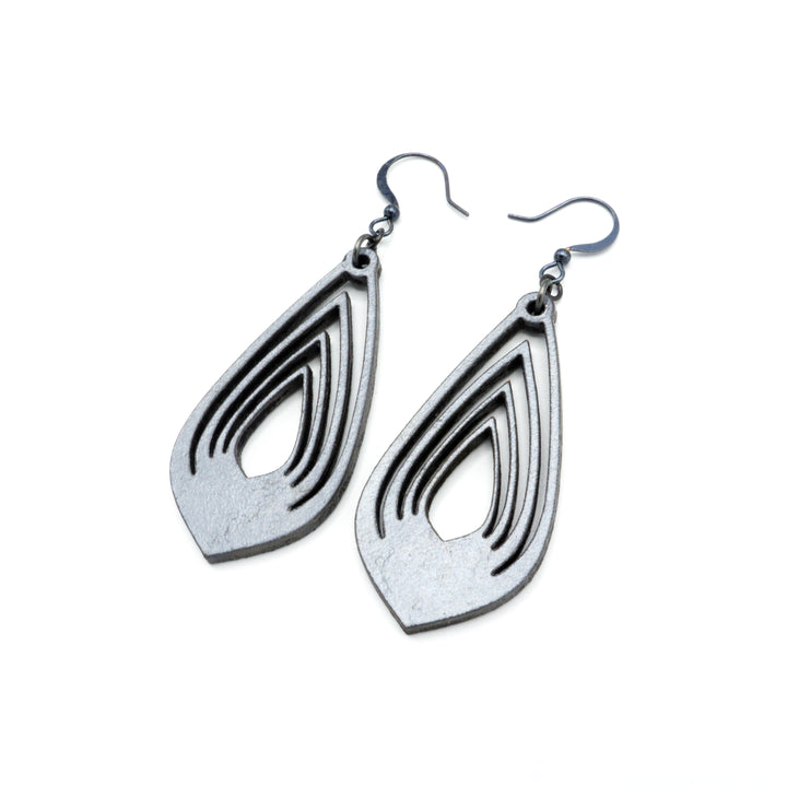 Gem Point 08 [M] // Leather Earrings - Silver - LIGHT RAZOR DESIGN STUDIO