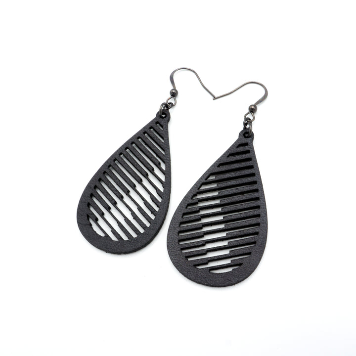 Drop 06 [S] // Leather Earrings - Black - LIGHT RAZOR DESIGN STUDIO