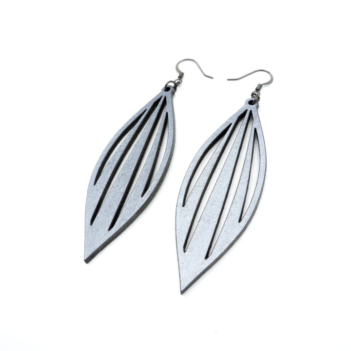 Petal 04 [L] // Leather Earrings - Silver - LIGHT RAZOR DESIGN STUDIO