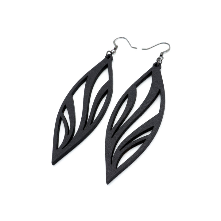 Petal 02 [L] // Leather Earrings - Black - LIGHT RAZOR DESIGN STUDIO