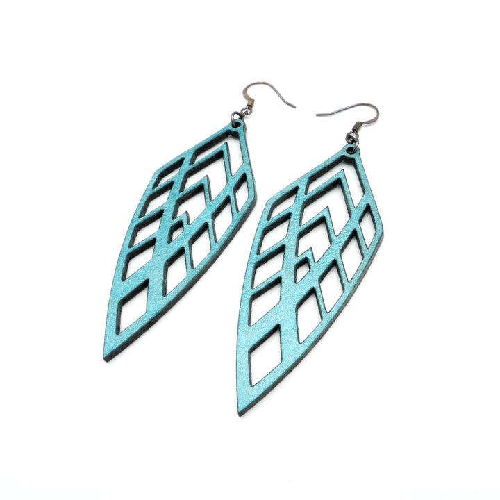 Arrowhead 02 [L] // Leather Earrings - Turquoise Pearl - LIGHT RAZOR DESIGN STUDIO