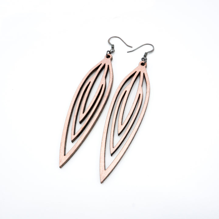 Totem 01 [L] // Leather Earrings - Pink Pearl - LIGHT RAZOR DESIGN STUDIO