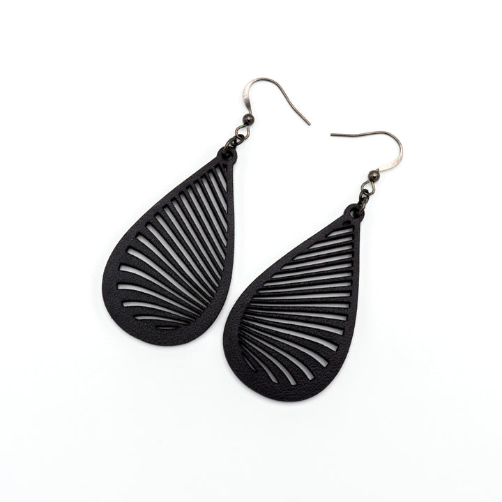 Drop 08 [S] // Leather Earrings - Black - LIGHT RAZOR DESIGN STUDIO