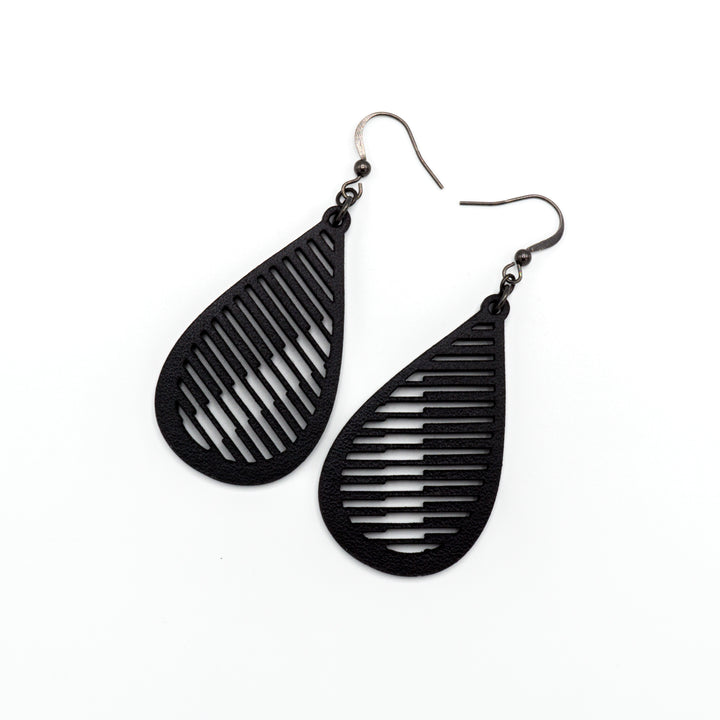 Drop 06 [S] // Leather Earrings - Black - LIGHT RAZOR DESIGN STUDIO