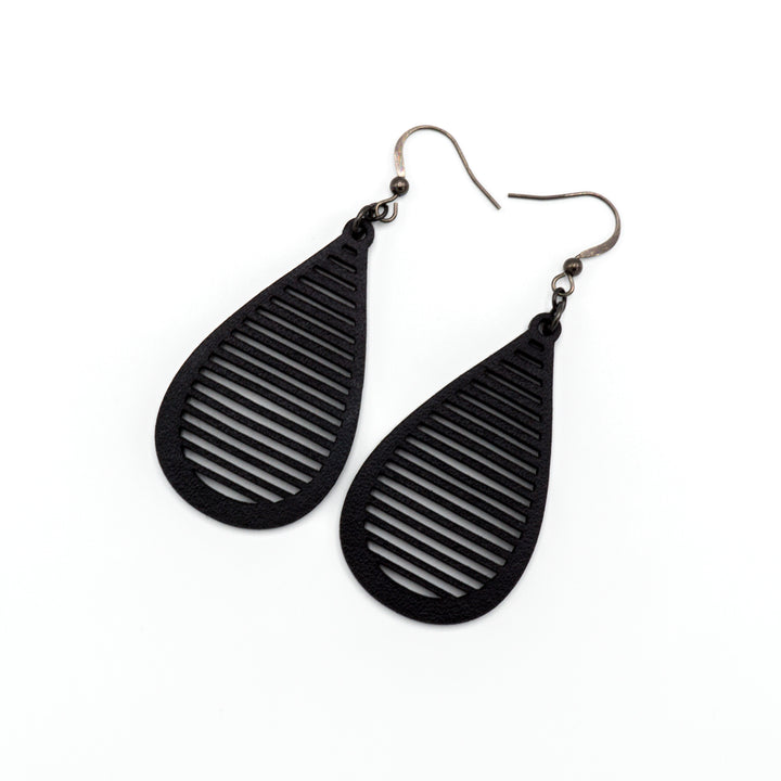 Drop 04 [S] // Leather Earrings - Black - LIGHT RAZOR DESIGN STUDIO