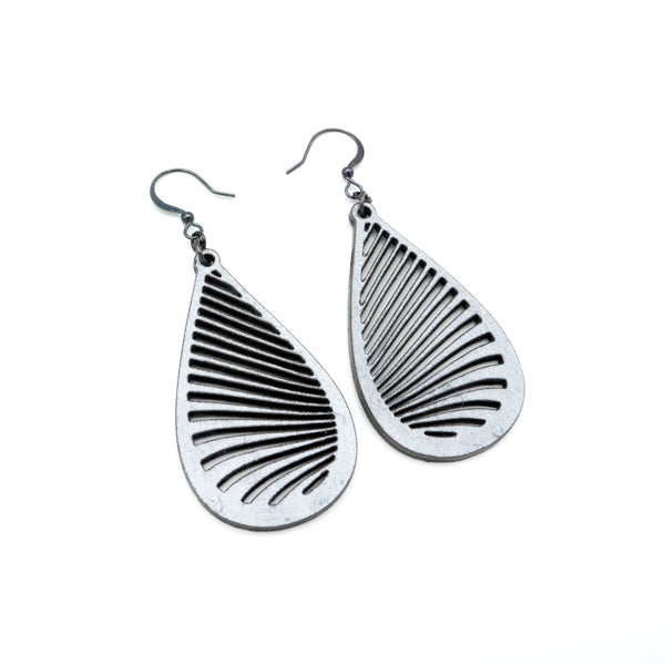 Drop 08 [S] // Leather Earrings - Silver - LIGHT RAZOR DESIGN STUDIO