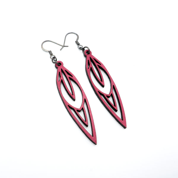 Totem 02 [S] // Leather Earrings - Fuchsia - LIGHT RAZOR DESIGN STUDIO