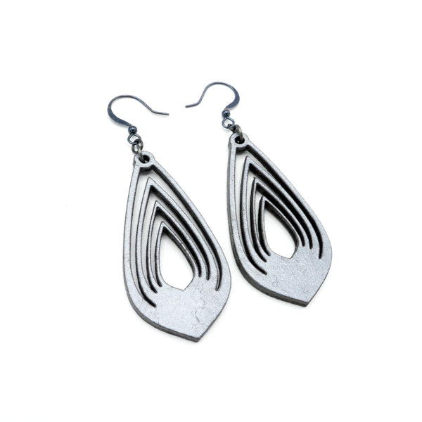 Gem Point 08 [M] // Leather Earrings - Silver - LIGHT RAZOR DESIGN STUDIO