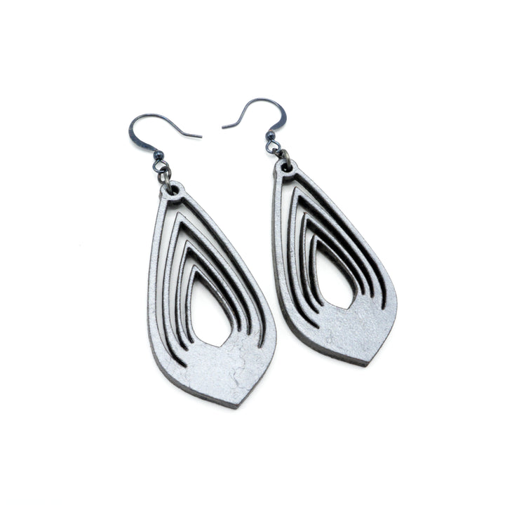 Gem Point 08 [M] // Leather Earrings - Silver - LIGHT RAZOR DESIGN STUDIO
