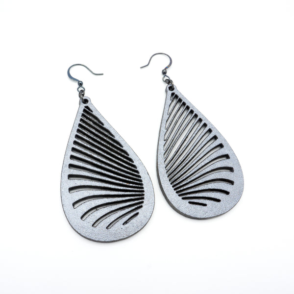 Drop 08 [L] // Leather Earrings - Silver - LIGHT RAZOR DESIGN STUDIO