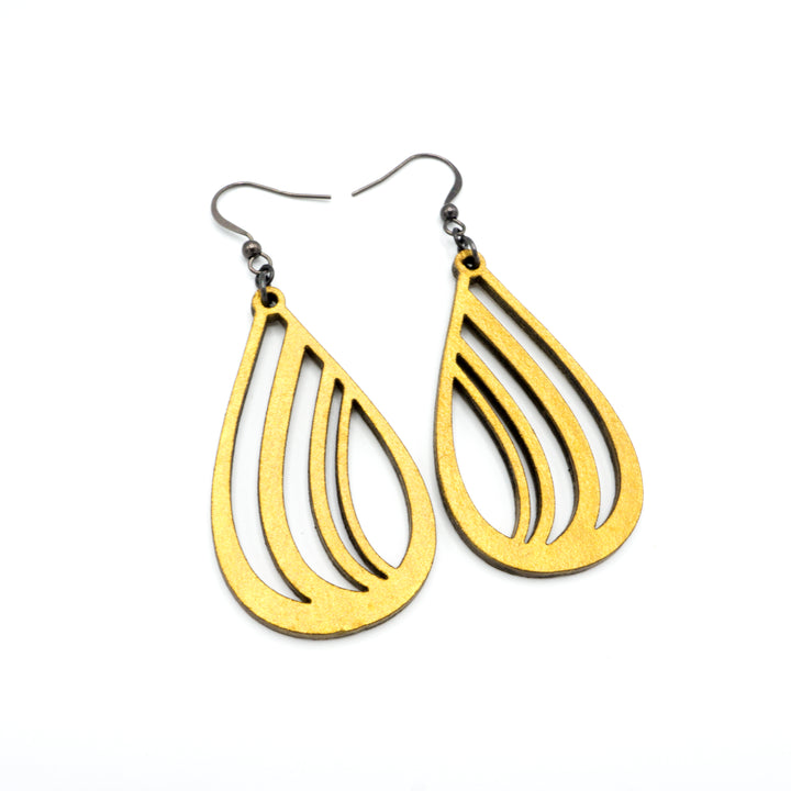 Drop 02 [S] // Leather Earrings - Gold - LIGHT RAZOR DESIGN STUDIO