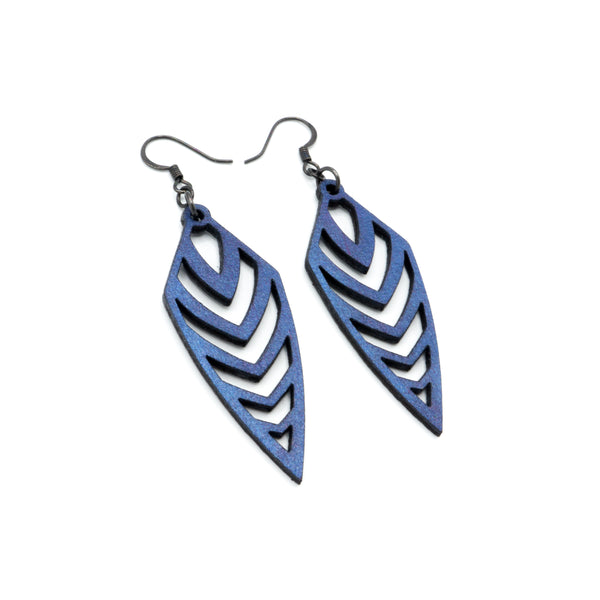 Arrowhead 03 [S] // Leather Earrings - Purple Pearl - LIGHT RAZOR DESIGN STUDIO